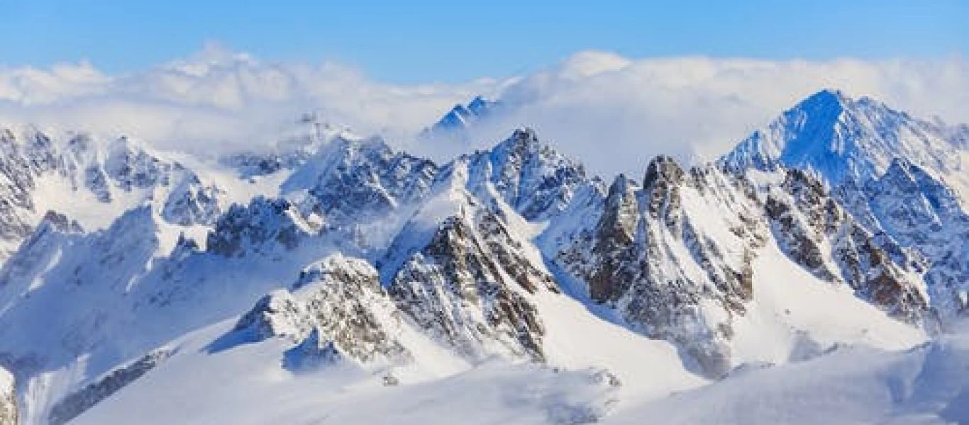 Πολωνία: Γιορτάζουν στα χιονοδρομικά κέντρα τη μερική χαλάρωση των μέτρων